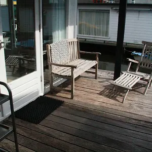 houseboat-studio-sooki.utrechthotels.net/